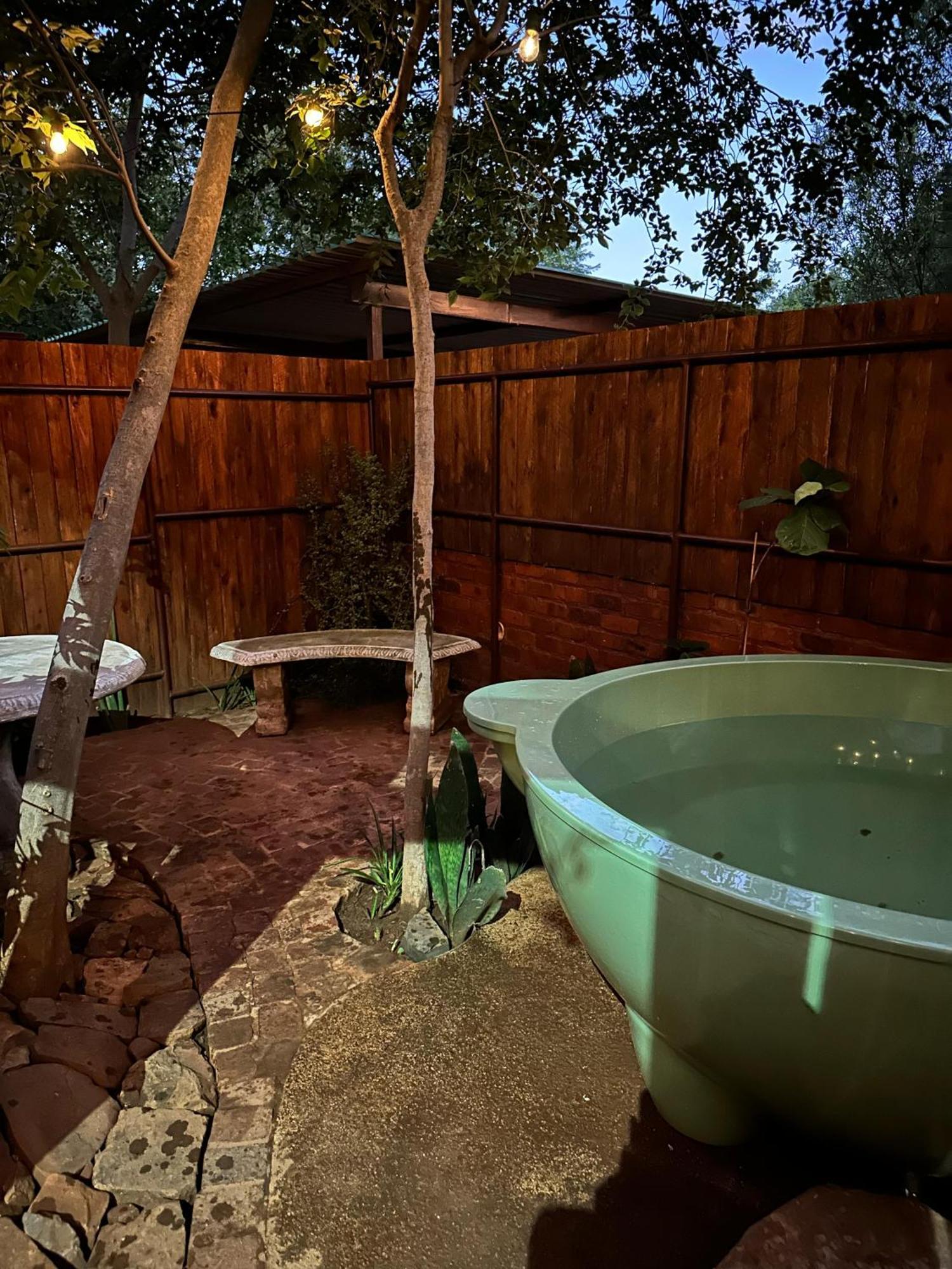 Bushbaby Cottage In Hartbeespoort Pretoria-Noord Exterior foto
